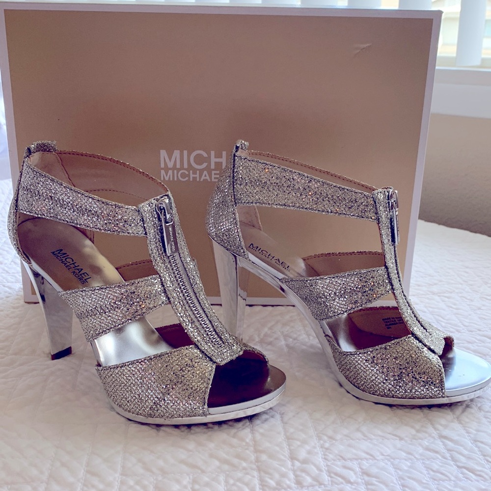 NEVER WORN! Michael Kors Silver Glitter heels - Size 5